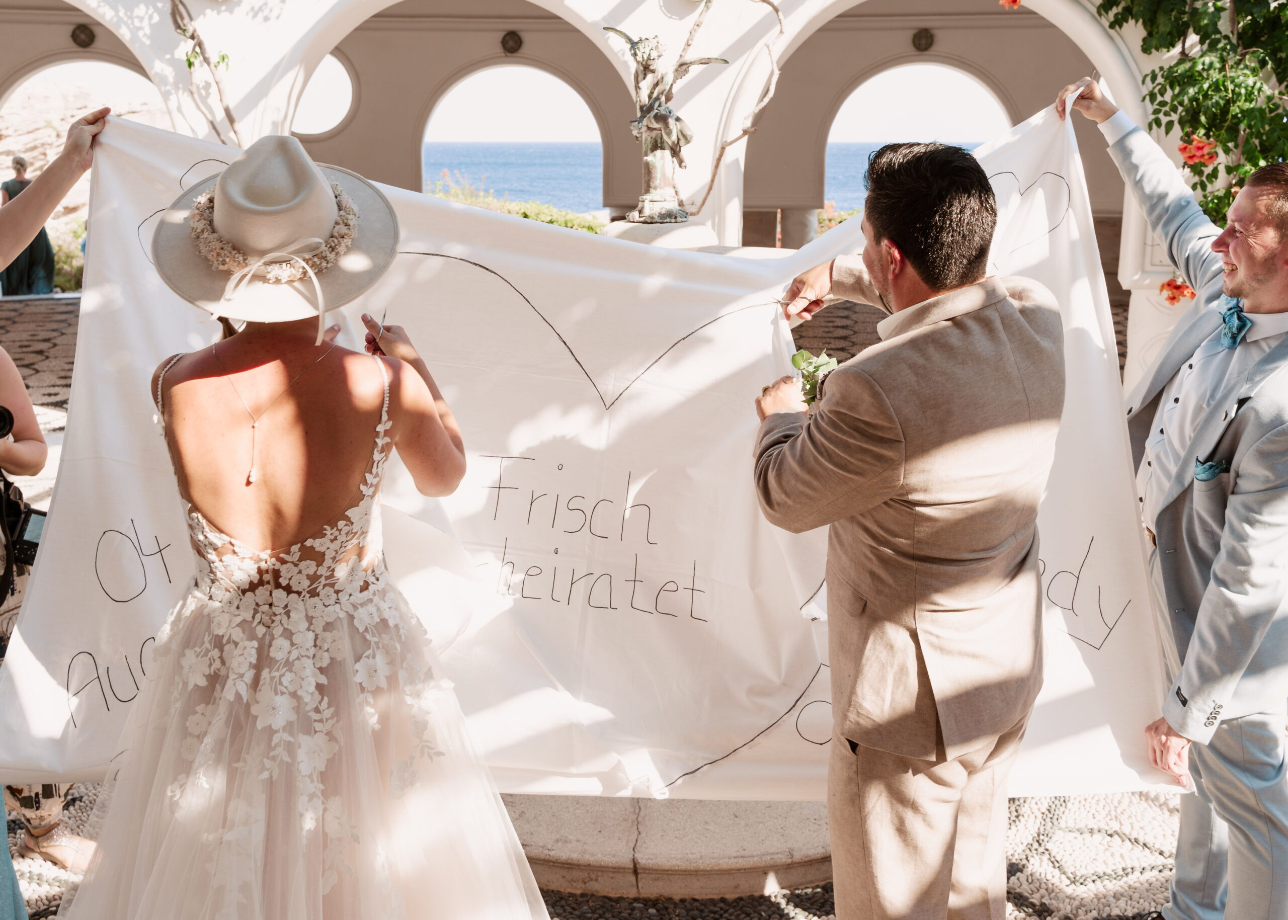 Erlebe Magic Moments mit unserer Hochzeitsplanerin auf Rhodos! Lass uns deine Traumhochzeit verwirklichen - Unvergesslich & stressfrei. Jetzt anfragen!